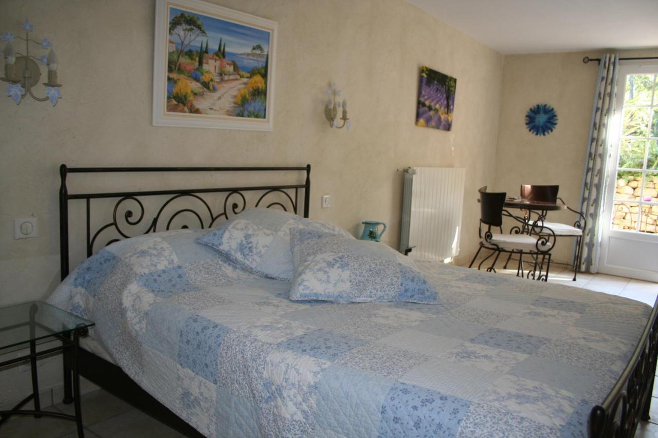 Le Mas Des Tarentes Chambres D'Hotes Trans-en-Provence Exterior photo