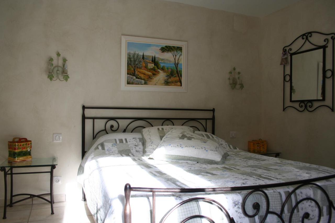 Le Mas Des Tarentes Chambres D'Hotes Trans-en-Provence Exterior photo